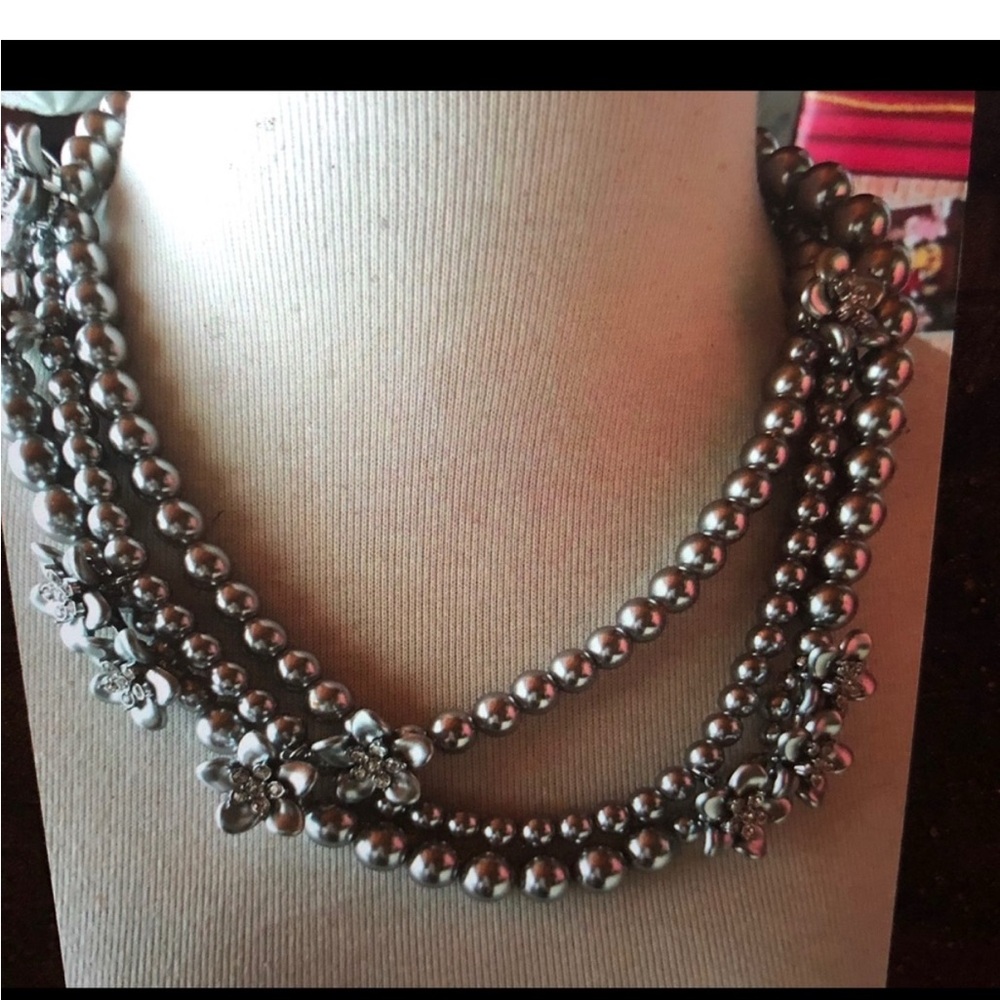 Pearls?Ann Taylor colored faux pearls flower Heavy necklace NWT Stunning Style